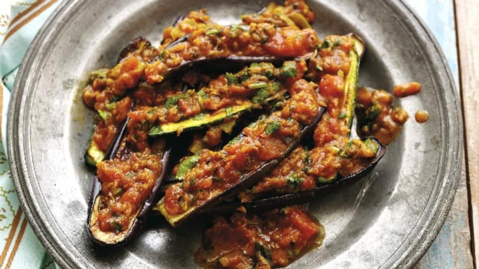 Pečený lilek a cuketa s curry omáčkou